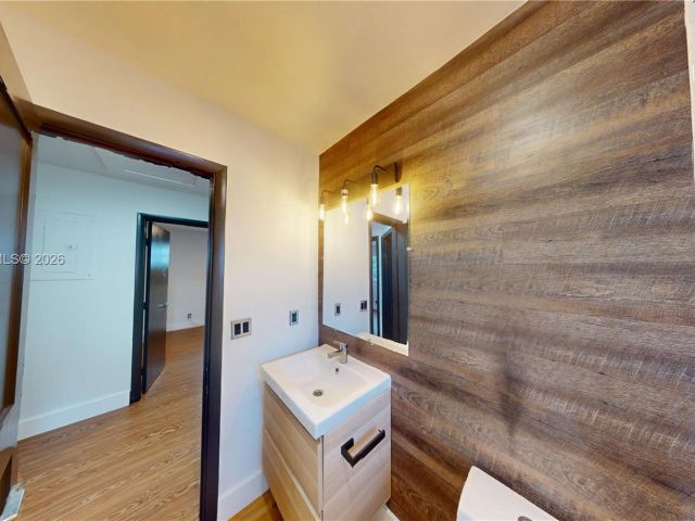 3-bedroom home for rent in Fort Lauderdale - 404 NW 21st Ter - MondialRealty