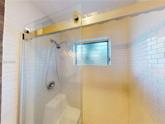 3-bedroom home for rent in Fort Lauderdale - 404 NW 21st Ter - MondialRealty