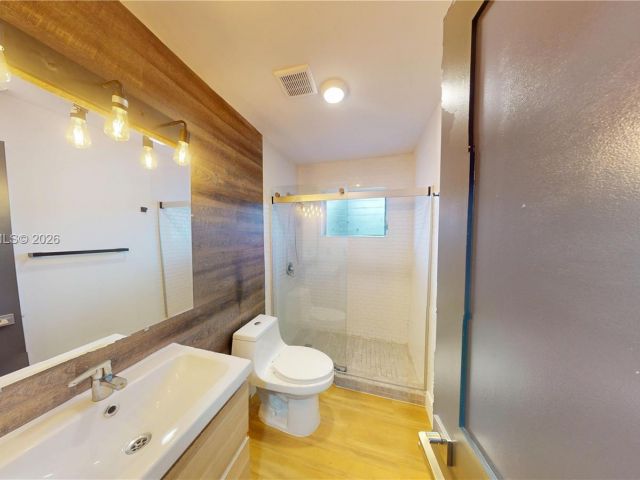 3-bedroom home for rent in Fort Lauderdale - 404 NW 21st Ter - MondialRealty