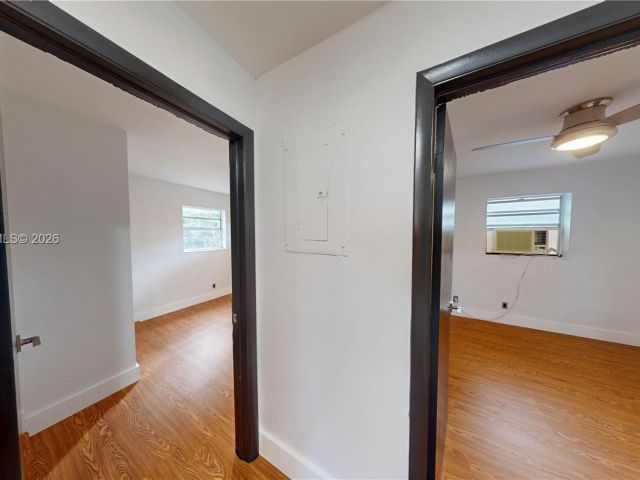 3-bedroom home for rent in Fort Lauderdale - 404 NW 21st Ter - MondialRealty