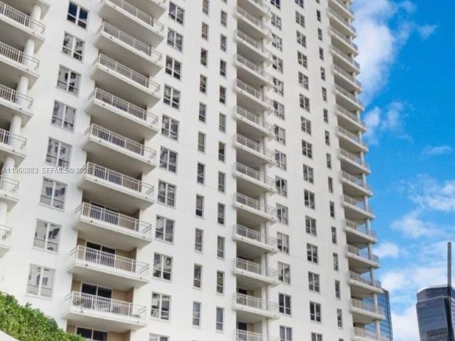 Apartment for rent  Unit #1105 - photo 7194768