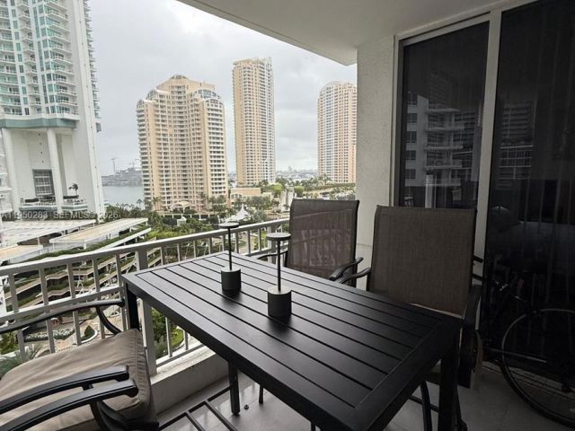 Apartment for rent  Unit #1105 - photo 7371437