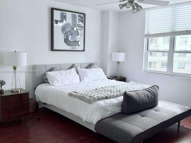 Apartment for rent  Unit #1105 - photo 7371439