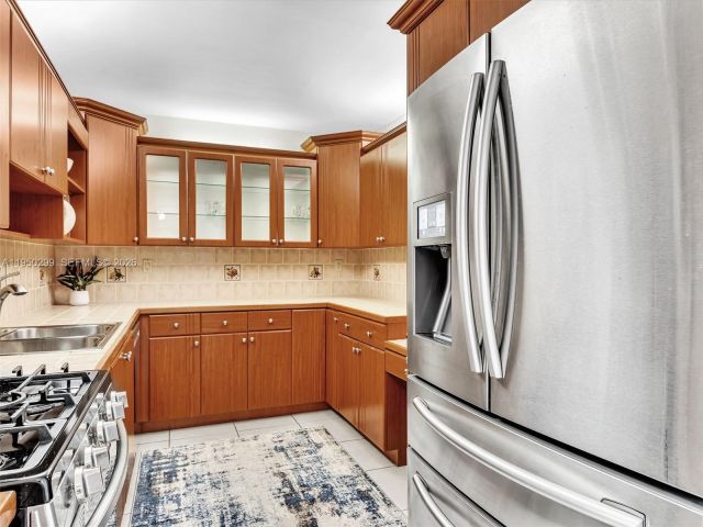 Apartment for sale  Unit #206 - photo 7193987