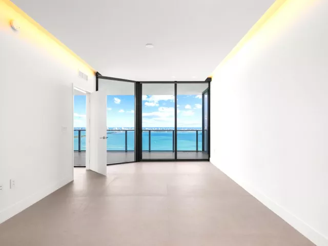 4-bedroom condo for sale in Miami - 700 NE 24th Street 4601 - MondialRealty