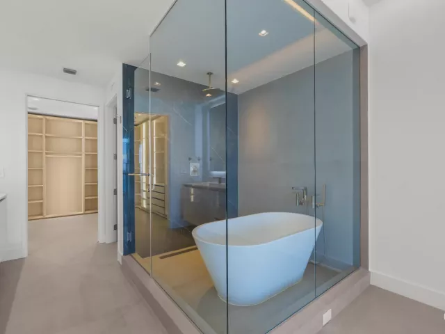 4-bedroom condo for sale in Miami - 700 NE 24th Street 4601 - MondialRealty