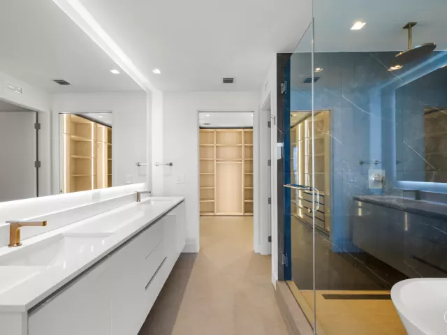4-bedroom condo for sale in Miami - 700 NE 24th Street 4601 - MondialRealty