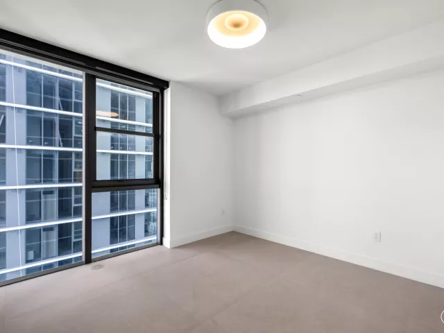 4-bedroom condo for sale in Miami - 700 NE 24th Street 4601 - MondialRealty