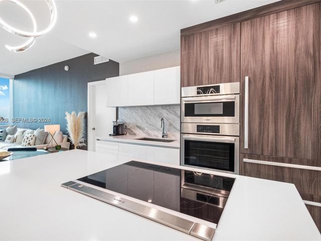 Apartment for rent  Unit #4108 - photo 7194951