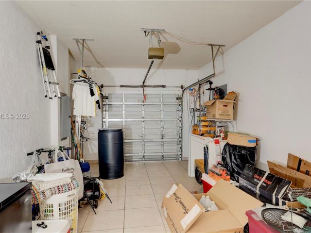 4-bedroom home for sale in Homestead - 355 NE 31st Ave - MondialRealty