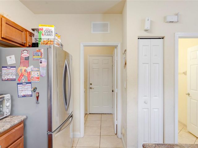 4-bedroom home for sale in Homestead - 355 NE 31st Ave - MondialRealty