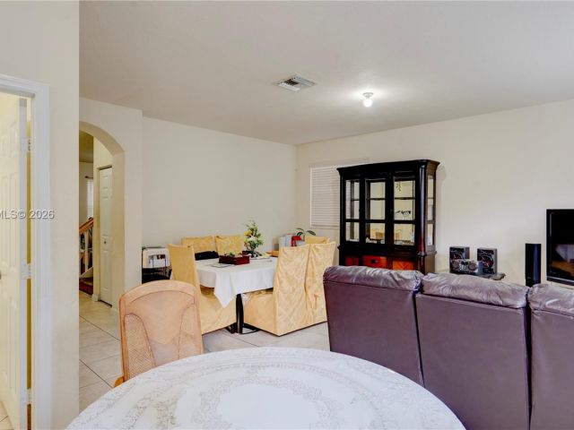 4-bedroom home for sale in Homestead - 355 NE 31st Ave - MondialRealty