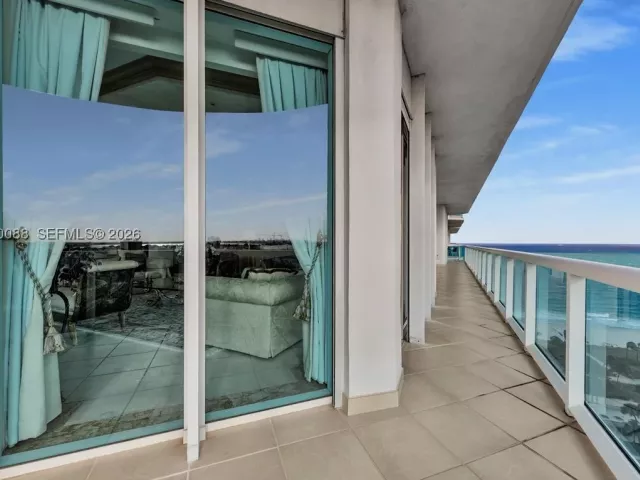 2-bedroom condo for sale in Bal Harbour - 10101 Collins Ave 16B - MondialRealty