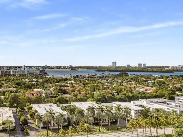 2-bedroom condo for sale in Bal Harbour - 10101 Collins Ave 16B - MondialRealty