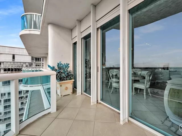 2-bedroom condo for sale in Bal Harbour - 10101 Collins Ave 16B - MondialRealty
