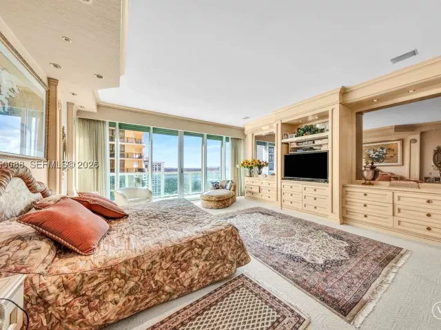 2-bedroom condo for sale in Bal Harbour - 10101 Collins Ave 16B - MondialRealty
