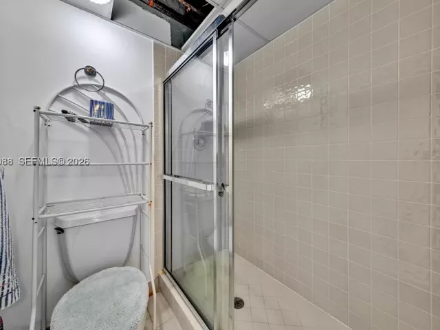 2-bedroom condo for sale in Bal Harbour - 10101 Collins Ave 16B - MondialRealty