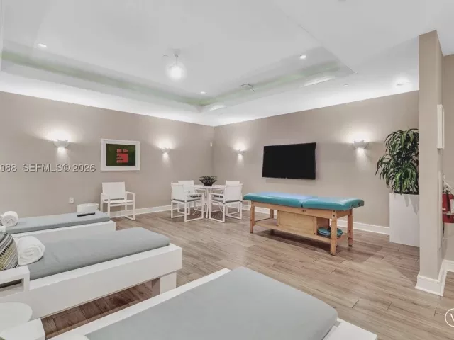 2-bedroom condo for sale in Bal Harbour - 10101 Collins Ave 16B - MondialRealty