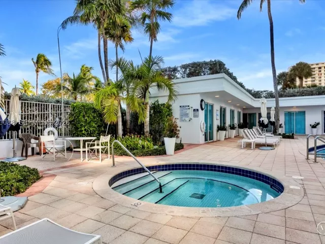 2-bedroom condo for sale in Bal Harbour - 10101 Collins Ave 16B - MondialRealty
