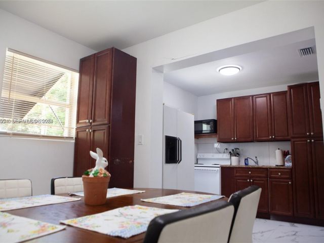 Home for rent at 1821 Harding St - photo 7442904