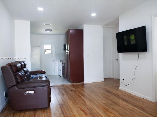 Home for rent at 1821 Harding St - photo 7442914