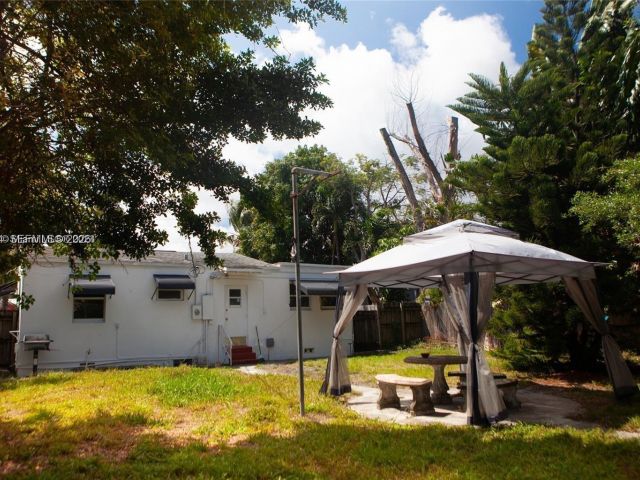 Home for rent at 1821 Harding St - photo 7442916