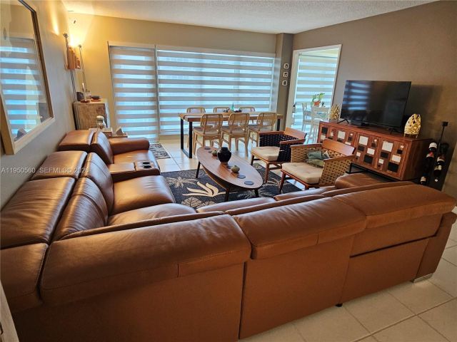 Apartment for rent  Unit # - photo 7427469
