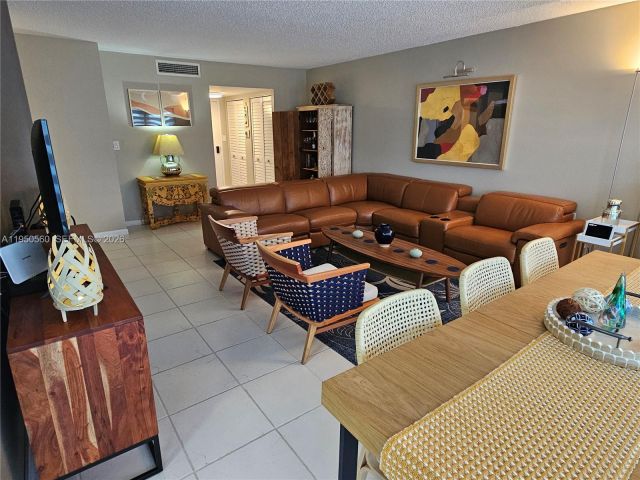 Apartment for rent  Unit # - photo 7427471