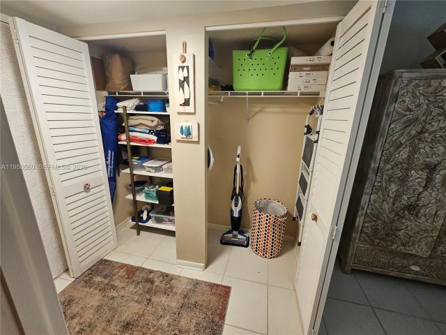 Apartment for rent  Unit # - photo 7427477