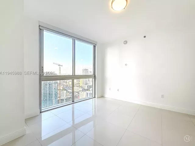 2-bedroom condo for rent in Miami - 475 Brickell Ave 4215 - MondialRealty