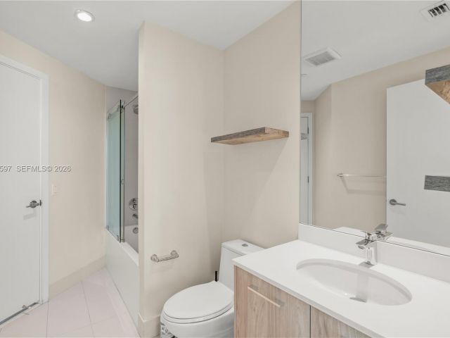 Apartment for rent  Unit #706 - photo 7199934