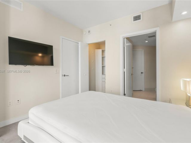 Apartment for rent  Unit #706 - photo 7199936