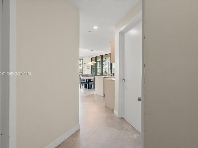 Apartment for rent  Unit #706 - photo 7199941