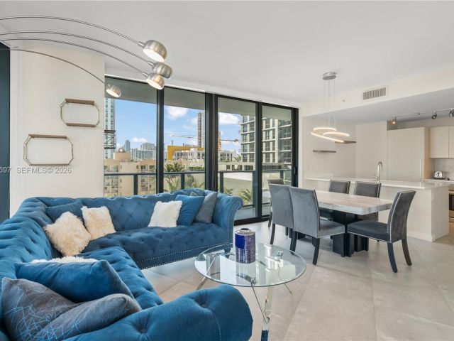 Apartment for rent  Unit #706 - photo 7199944