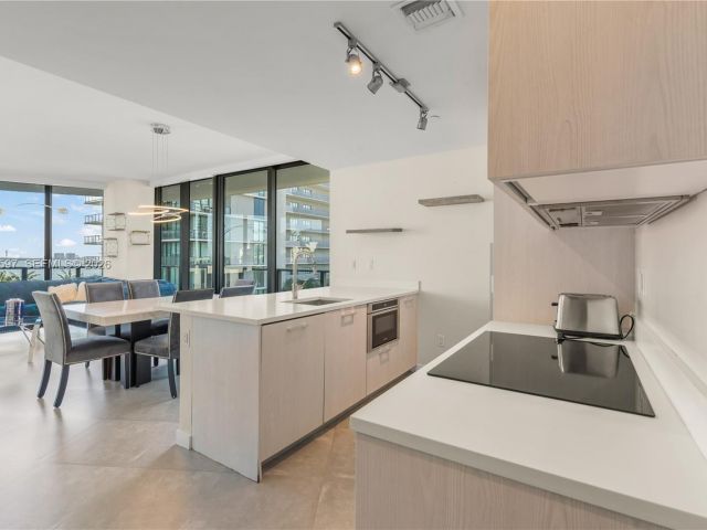 Apartment for rent  Unit #706 - photo 7199946