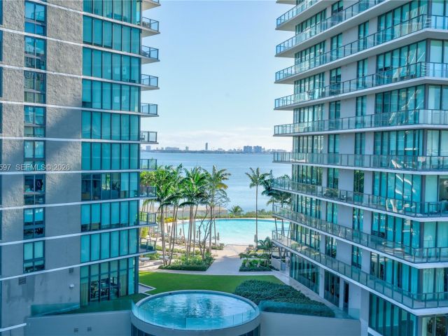 Apartment for rent  Unit #706 - photo 7199948