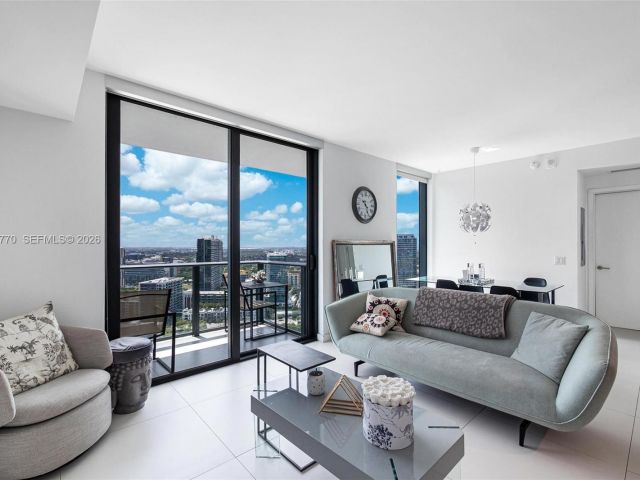 Apartment for sale  Unit #3009 - photo 7199921