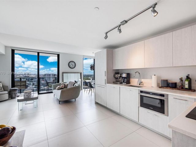 Apartment for sale  Unit #3009 - photo 7199925