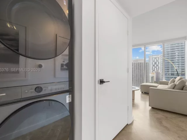 2-bedroom condo for sale in Miami - 485 Brickell Ave 1804 - MondialRealty