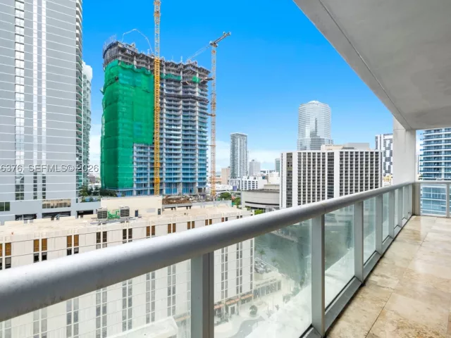 2-bedroom condo for sale in Miami - 485 Brickell Ave 1804 - MondialRealty