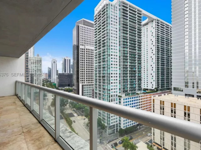 2-bedroom condo for sale in Miami - 485 Brickell Ave 1804 - MondialRealty