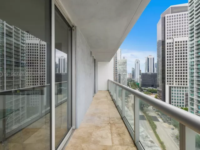 2-bedroom condo for sale in Miami - 485 Brickell Ave 1804 - MondialRealty