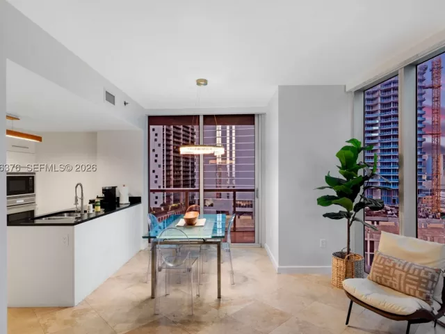 2-bedroom condo for sale in Miami - 485 Brickell Ave 1804 - MondialRealty