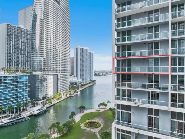 2-bedroom condo for sale in Miami - 485 Brickell Ave 1804 - MondialRealty