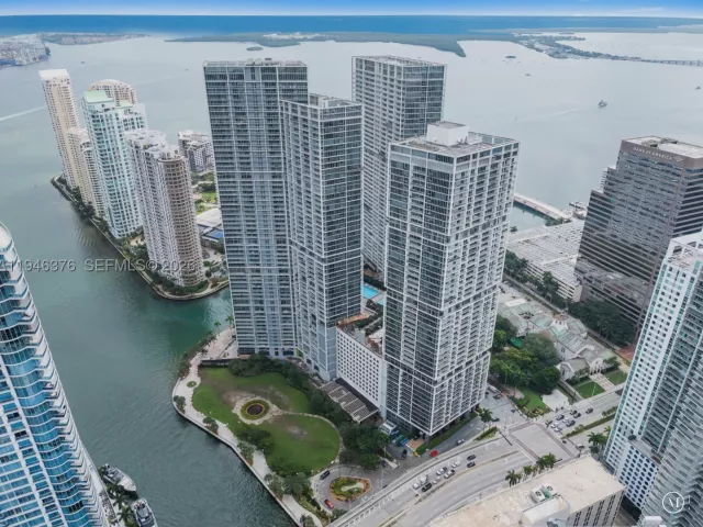2-bedroom condo for sale in Miami - 485 Brickell Ave 1804 - MondialRealty