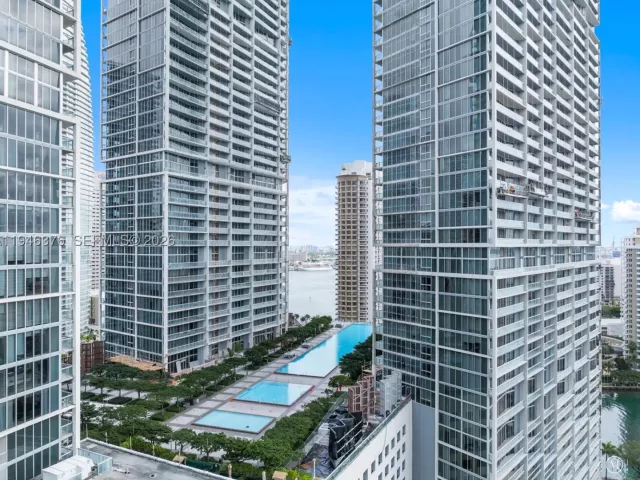 2-bedroom condo for sale in Miami - 485 Brickell Ave 1804 - MondialRealty