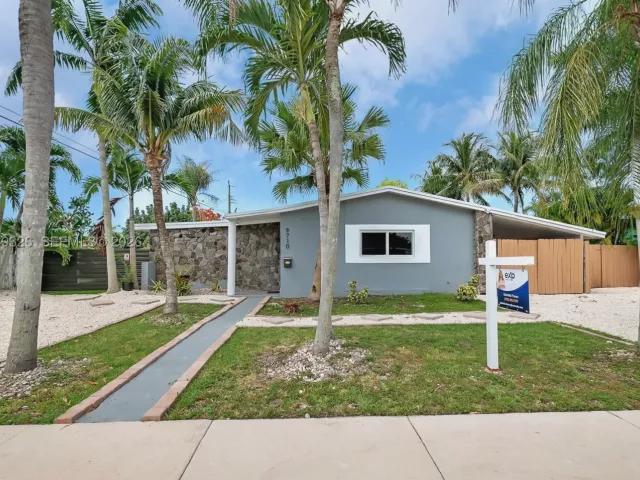 4-bedroom home for sale in Miami - 9710 SW SW 161 ST - MondialRealty