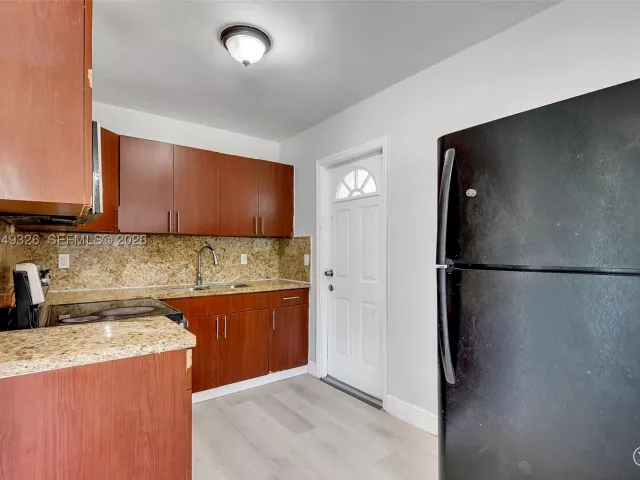 4-bedroom home for sale in Miami - 9710 SW SW 161 ST - MondialRealty