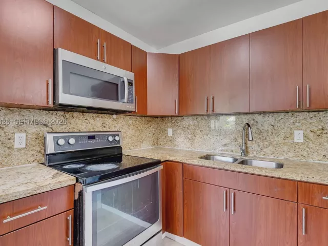 4-bedroom home for sale in Miami - 9710 SW SW 161 ST - MondialRealty