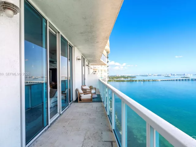 2-bedroom condo for sale in Miami - 700 NE 25th St 2002 - MondialRealty